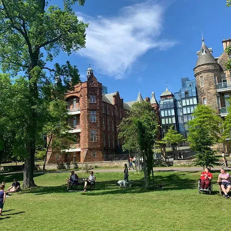 Quartermile Serviced Hotel apartamentowy