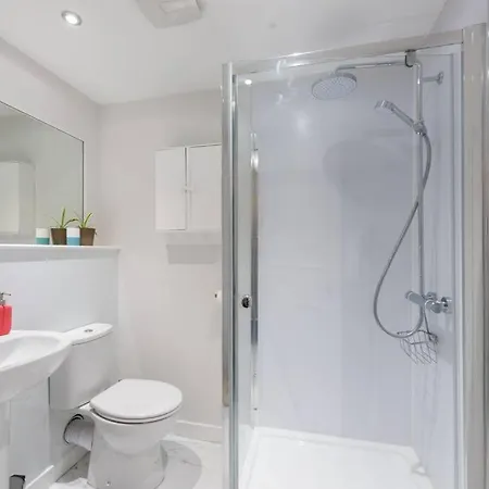 Newly Refurbished Centre Chic Pad Edinburgh