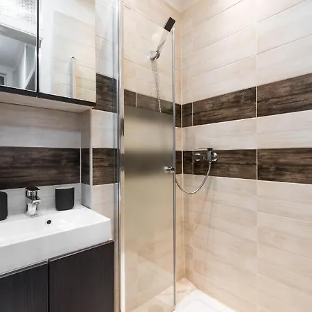 Centre Stylish At The Meadows Park *