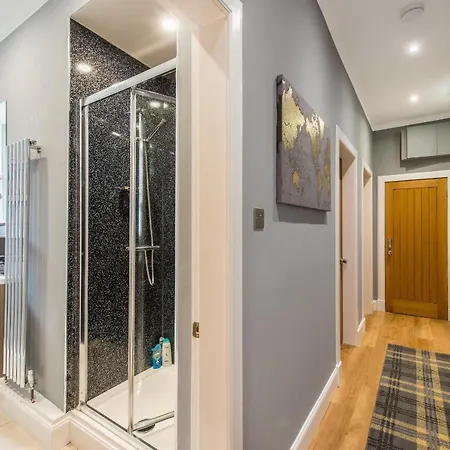 Castle Apt, Modern, 公寓