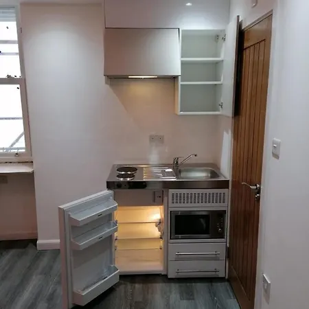 Aparthotel Crosskeys 双金匙公寓 *