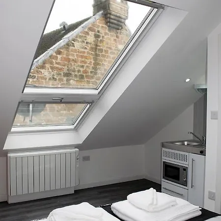 Crosskeys 双金匙公寓 *