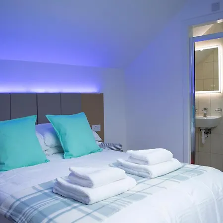 Crosskeys 双金匙公寓 * Edinburgh