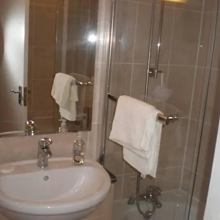 Hotel 2 Bedroom With Park View