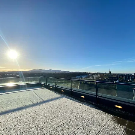 Quartermile Serviced Hotel apartamentowy