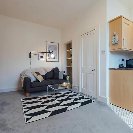 Stylish And Comfortable Centre Edinburgh