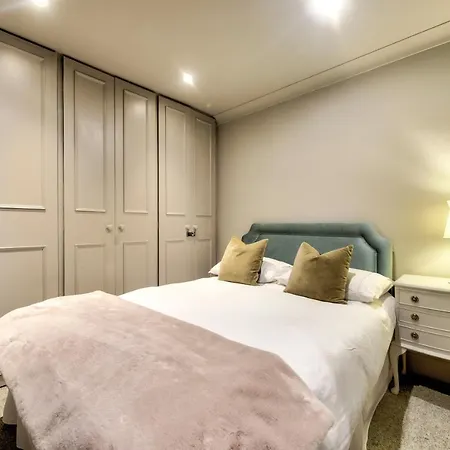 Hamilton Place - Beautiful And With Private Entrance Sleeps 4 * Edinburg