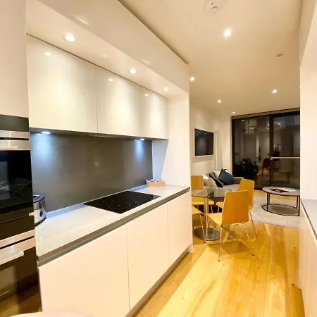Aparthotel Quartermile Serviced *