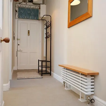 Altido Elegant 2-br Flat Near Royal Botanic Garden 公寓 *