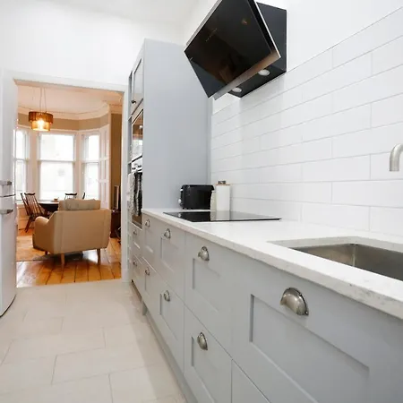 Altido Elegant 2-br Flat Near Royal Botanic Garden * 爱丁堡