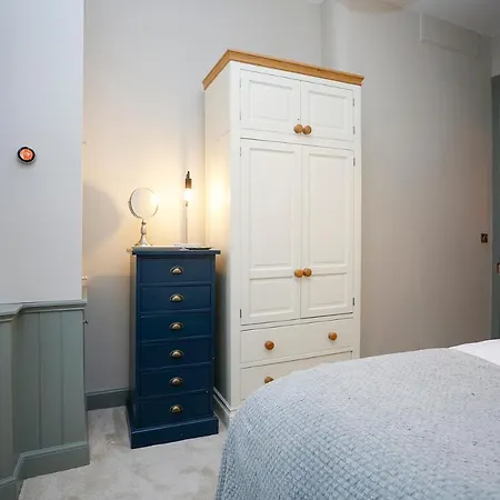 Altido Elegant 2-br Flat Near Royal Botanic Garden *