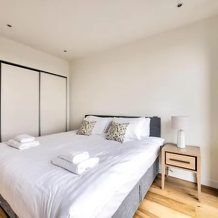 Apartamento Guestready - Stylish Floor Apt In The Centre Edimburgo