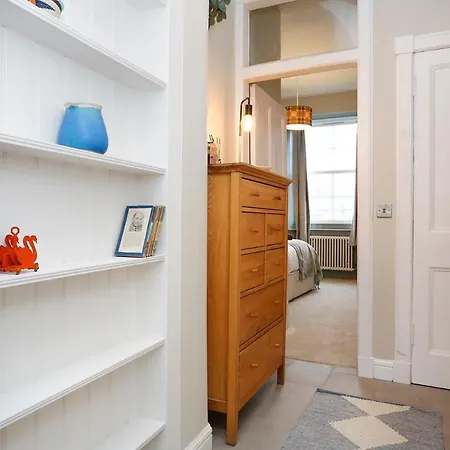Altido Elegant 2-br Flat Near Royal Botanic Garden 公寓 *