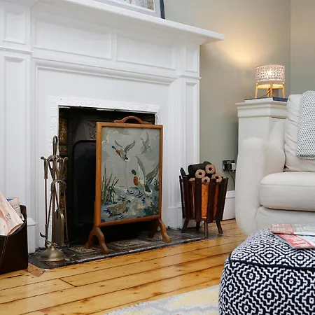 Altido Elegant 2-br Flat Near Royal Botanic Garden 公寓