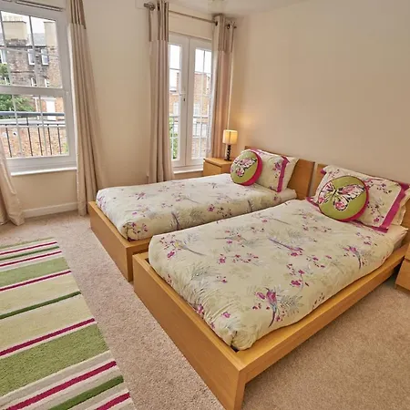 Pearl - Haymarket * Édimbourg