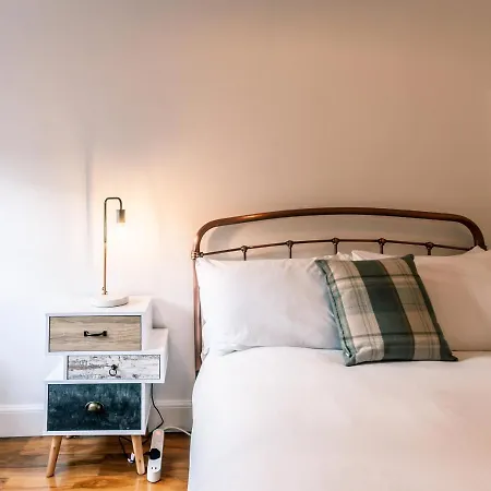 Apartment Writer's *