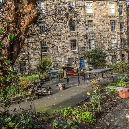 Montrose Terrace
