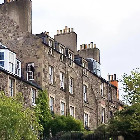 F2 Charming Centre Full Of Character Apartment