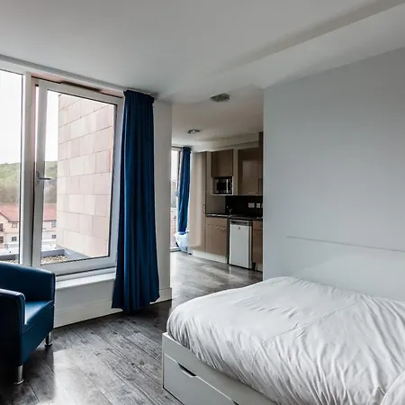 Destiny Student - Holyrood Apartment *
