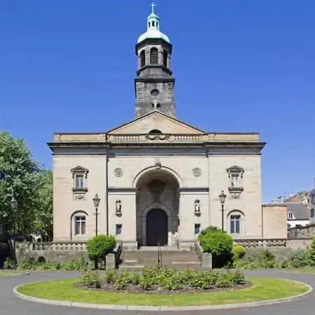 Amazing Apartments: Coinyie House - Royal Mile Edinburgh