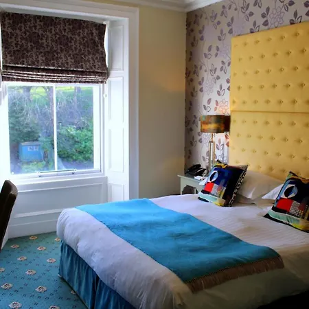 24 Royal Terrace 4*