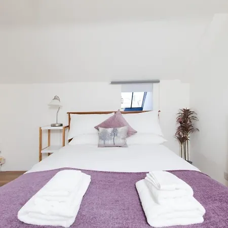 Spacious 4 Bedroom Near Meadows * Edinburgh