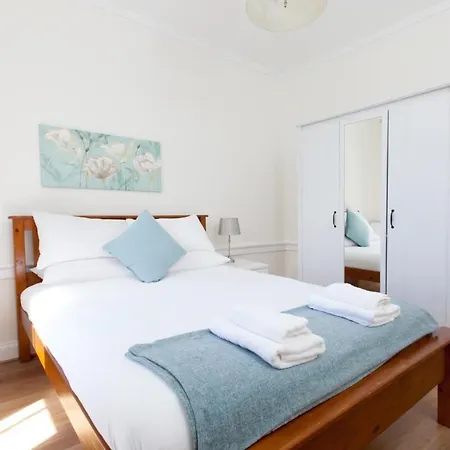 Spacious 4 Bedroom Near Meadows * Edinburgh