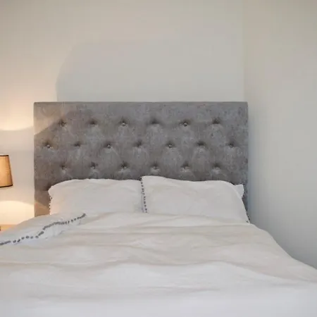 Bright And Modern Flat In The Centre Of Edinburgh