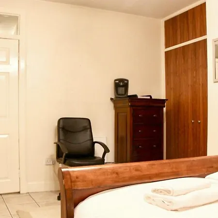 شقة Comfortable In The Heart Of Old Town! Sale! *