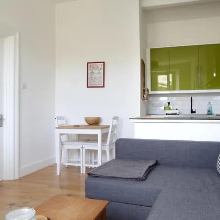 Apartment Newly Furnished In Centre Edinburgh
