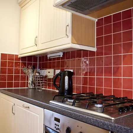 Bright Close To City Centre! شقة إدنبرة