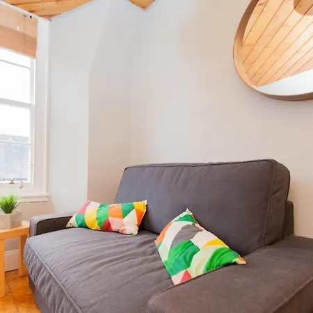 Bright Central Flat - With Stunning Views Apartment