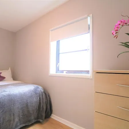 아파트 3 Bedroom Centre In Lauriston Place *