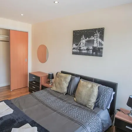 Beautiful Modern Newly Built 15 Min From City Centre * Édimbourg