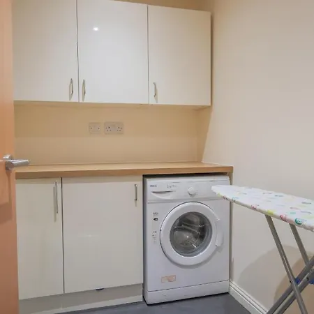 Beautiful Modern Newly Built 15 Min From City Centre Édimbourg