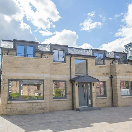 Beautiful Modern Newly Built 15 Min From City Centre Appartement *