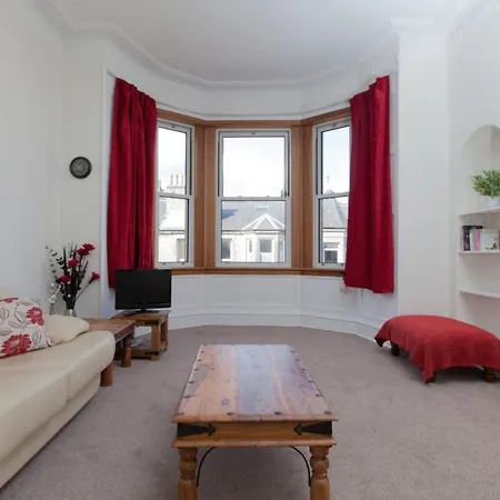 アパート Spacious And Bright Polworth Flat