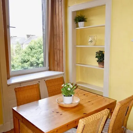 Central And Homely One Bedroom Flat *