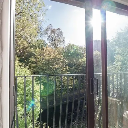 Bright Free Parking- Sleeps 4 爱丁堡