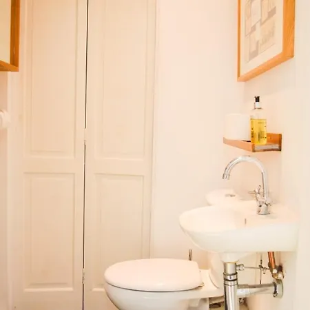 Stylish Four Bedroom Stockbridge Home! Sleeps 7 Appartamento *