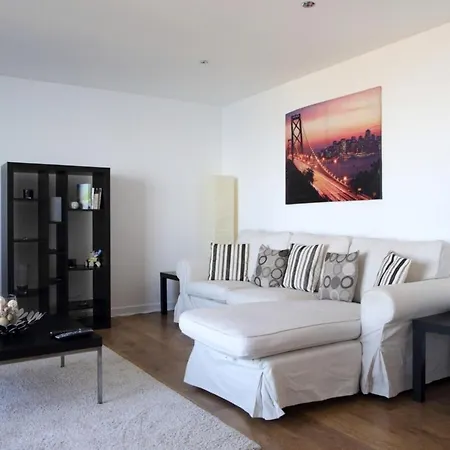Apartamento Modern 2 Bedroom Apartment In Leith With Sea Views Edimburgo