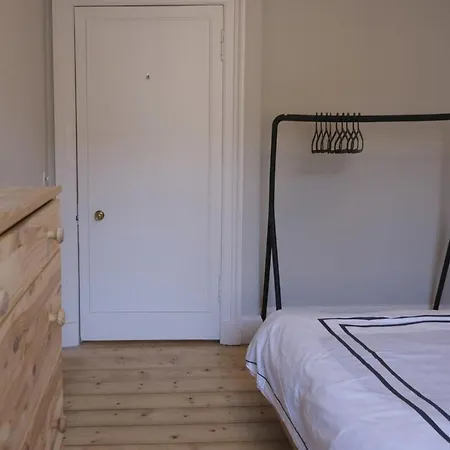 Contemporary Georgian 2bd Flat In Trendy Leith 公寓 *