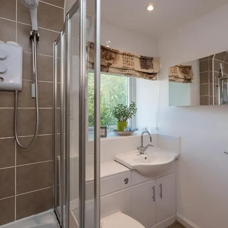 Bright Free Parking- Sleeps 4 爱丁堡
