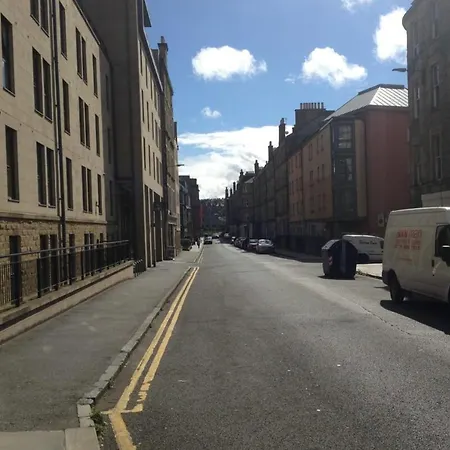 One Bed Flat - Great Centre Location * Edinburgh