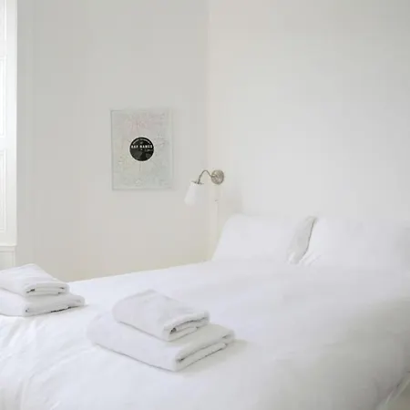 Newly Furnished In Centre * Edinburgh