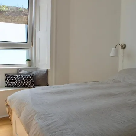 Apartment Newly Furnished In Centre Edinburgh