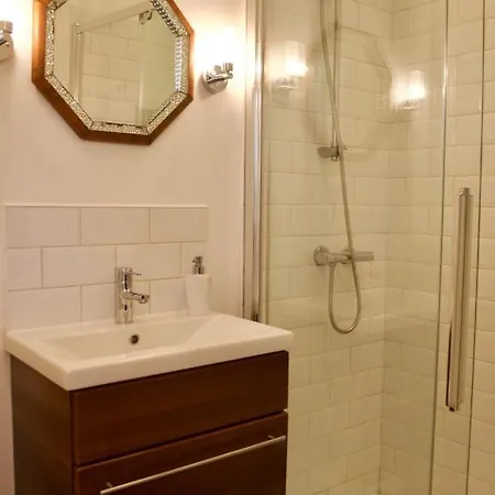 Apartment Newly Furnished In Centre Edinburgh