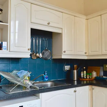 Sophisticated And Bright One Bed In Leith דירה אדינבורו