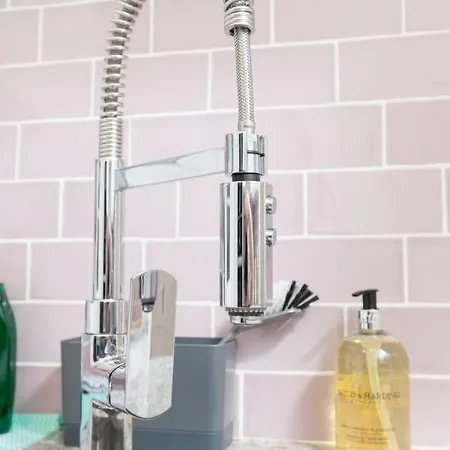 Beautifully Modernised New Town Apartament *