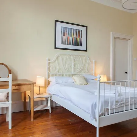 Apartment Amazing 4 Bedroom Just Off The Meadows Edinburgh